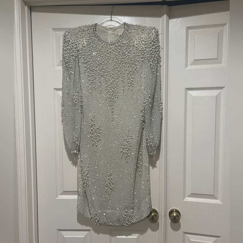 - RARE Vintage Victoria Royal Ltd Pearl‎ Beaded Gown.Pearl Rhinestone size 10